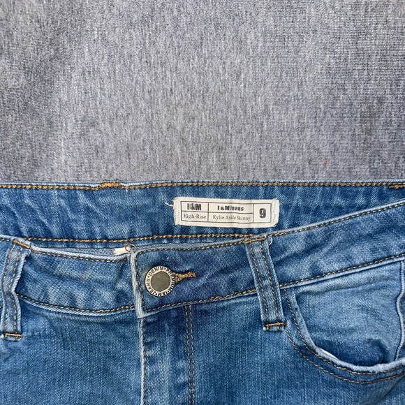 High Rise Ripped Denim Jeans - Picture 2 of 3